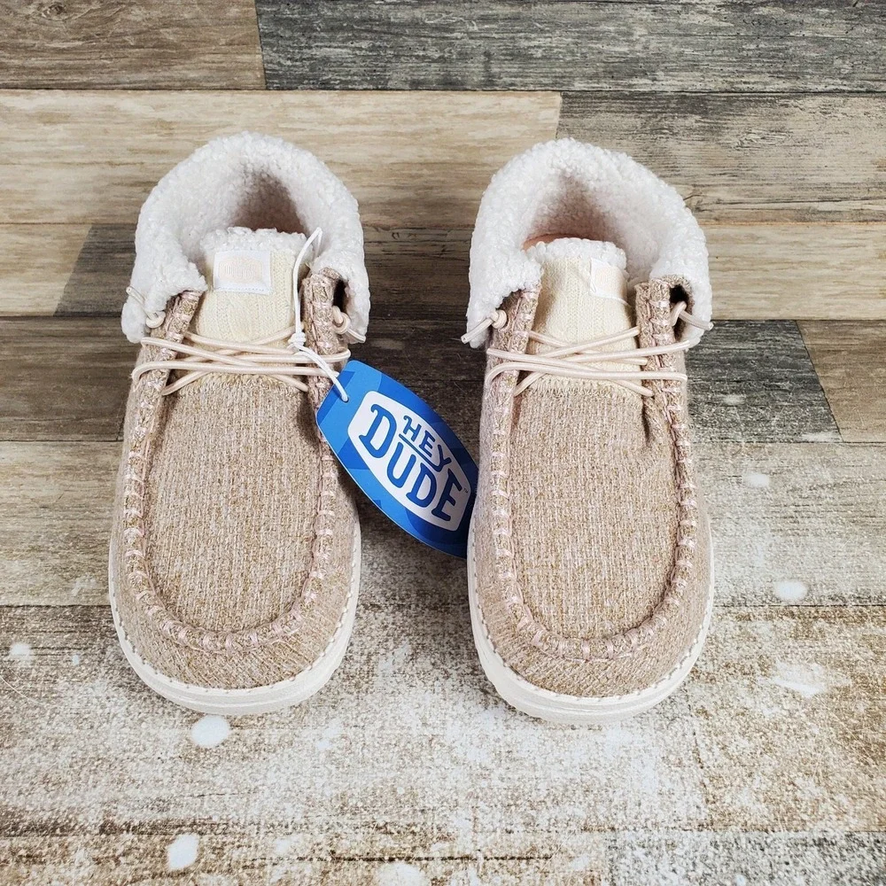 Hey Dude Wendy Fold Brushed Cozy Youth Girls Shoes Sz 5‎ Ivory Faux Fur Slip On